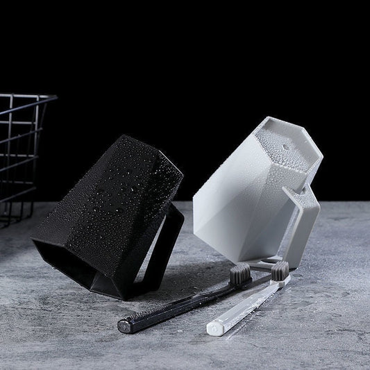Home use diamond-shaped mouthwash cup, creative Nordic style, light luxury couple diamond toothbrush cup with handle.