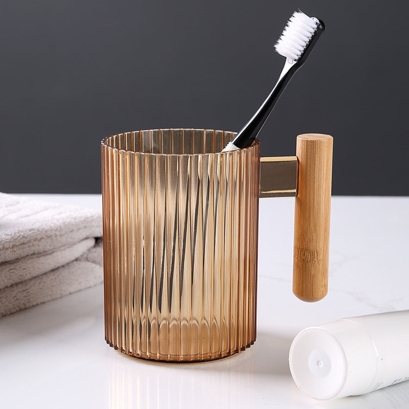 Luxury transparent mouthwash cup, stylish design, large capacity, suitable for home use, couples, toothpaste and toothbrush storage, plastic toothbrush cup.
